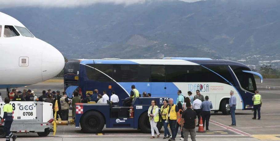Απελάσεις εξπρές σε «τρίτες» χώρες ακόμη και μέσα σε έξι ώρες από τις ΗΠΑ – Η αποκάλυψη της Washington Post