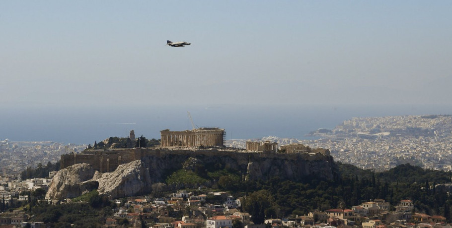 Μαχητικά αεροσκάφη θα πετάξουν πάνω από την Αττική -Γιατί θα κάνουν διελεύσεις