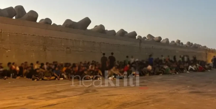 «Ασφυξία» στην Κρήτη από τις καραβιές των παράνομων μεταναστών από τη Λιβύη