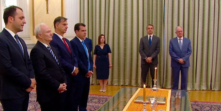 Η ορκωμοσία των νέων μελών της κυβέρνησης στο Προεδρικό -Αμέσως μετά η συνεδρίαση του υπουργικού
