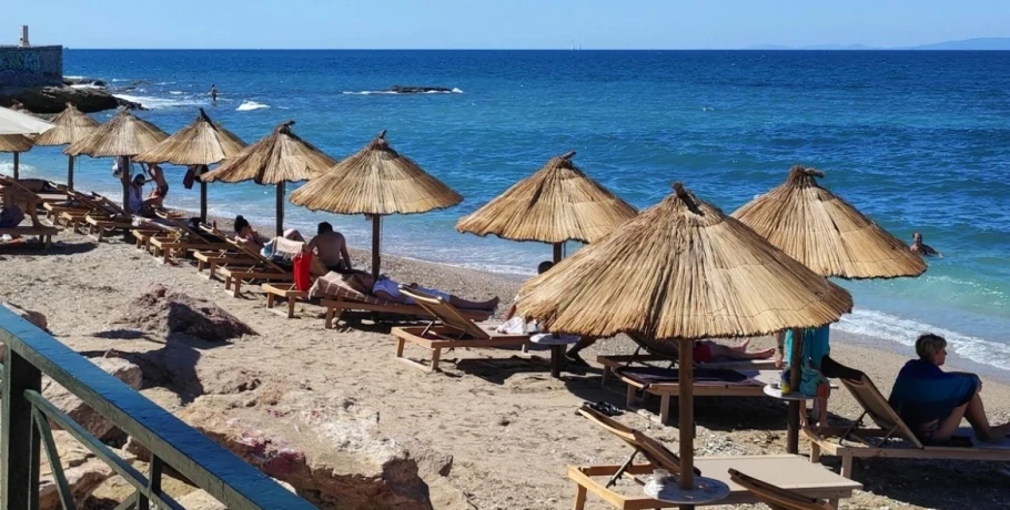 Mαζικοί έλεγχοι στις παραλίες ακόμη και με drones και υψηλά πρόστιμα για τους παρανομούντες