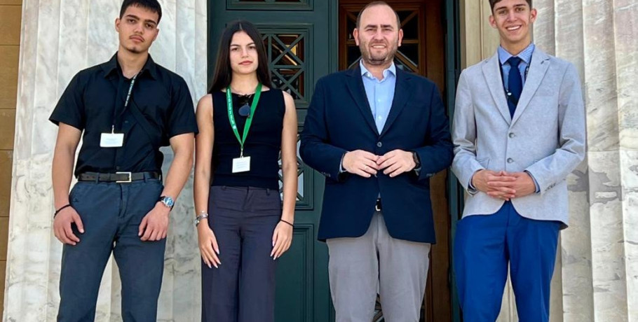 Συνάντηση Λάκη Βασιλειάδη με τους «Βουλευτές των Εφήβων» της Πέλλας