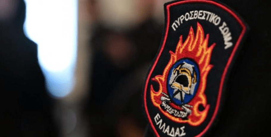 Νέο Φάληρο: Φωτιά σε αυτοκίνητο στην έξοδο του πάρκινγκ του ΣΕΦ