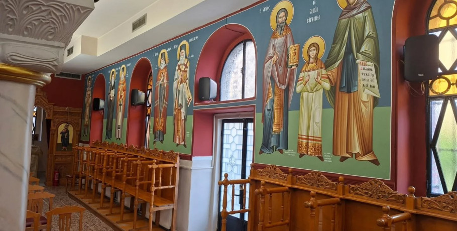 Ι.Ν. Αγίων Κωνσταντίνου και Ελένης Γιαννιτσών: Ξεκίνησε η τοποθέτηση των πρώτων αγιογραφιών στον Ιερό Ναό
