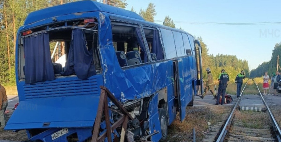 Τραγωδία στη Ρωσία: Δύο νεκροί και δέκα τραυματίες από σύγκρουση λεωφορείου με τρένο