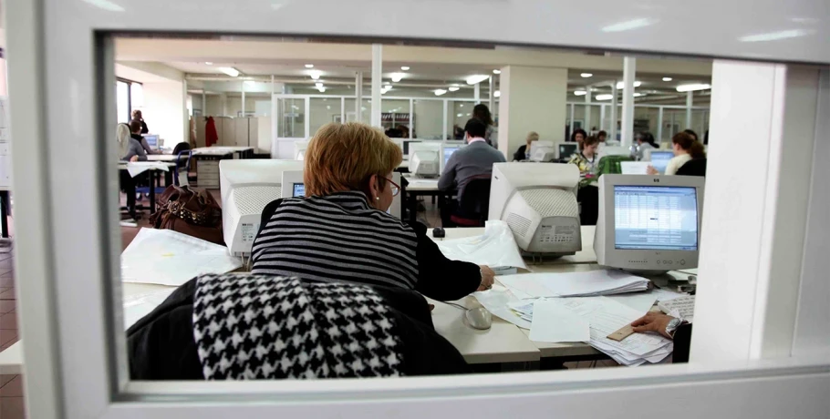 Αντιμέτωποι με την απόλυση θα βρεθούν όσοι δημόσιοι υπάλληλοι αρνούνται την αξιολόγηση
