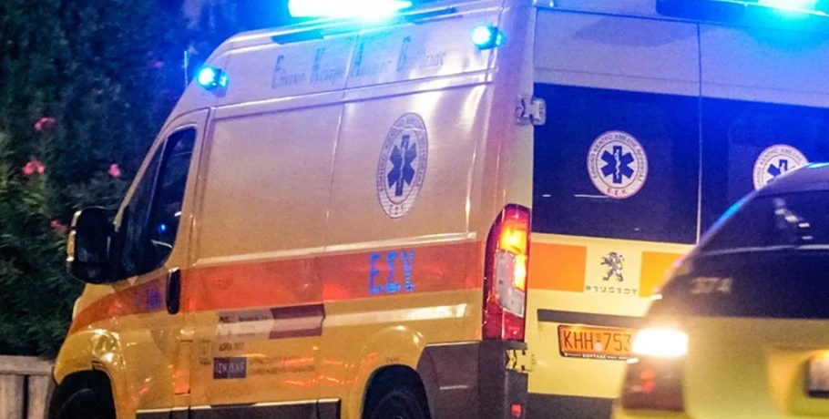 Κατέβηκε να πετάξει τα σκουπίδια και τη μαχαίρωσε ο γείτονάς της