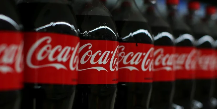Coca Cola: Αλλάζει η συνταγή της - Περίεργη συμφωνία με Τραμπ - Τι θα γίνει με την Ελλάδα