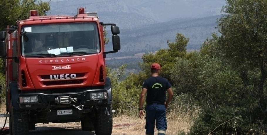 Θεσσαλονίκη: Σε ύφεση η φωτιά σε εργοστάσιο ανακύκλωσης στη ΒΙΠΕ Σίνδου