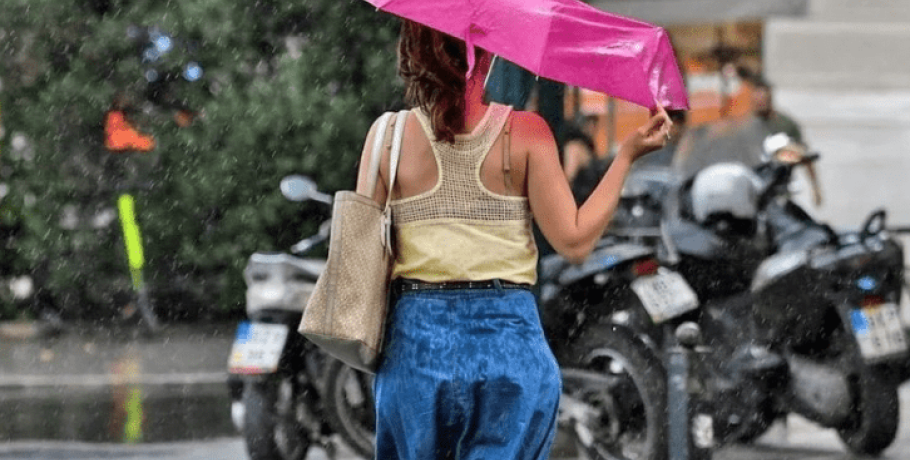 Αλλάζει το σκηνικό του καιρού: Πού θα «χτυπήσουν» βροχές και καταιγίδες τις επόμενες ώρες