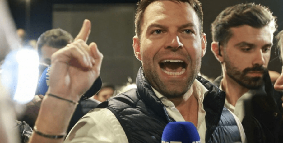 «Ξεφτίλα ρε!»: Ο Στέφανος Κασσελάκης έφαγε «πιστόλι» 10.000 ευρώ! (Pic)