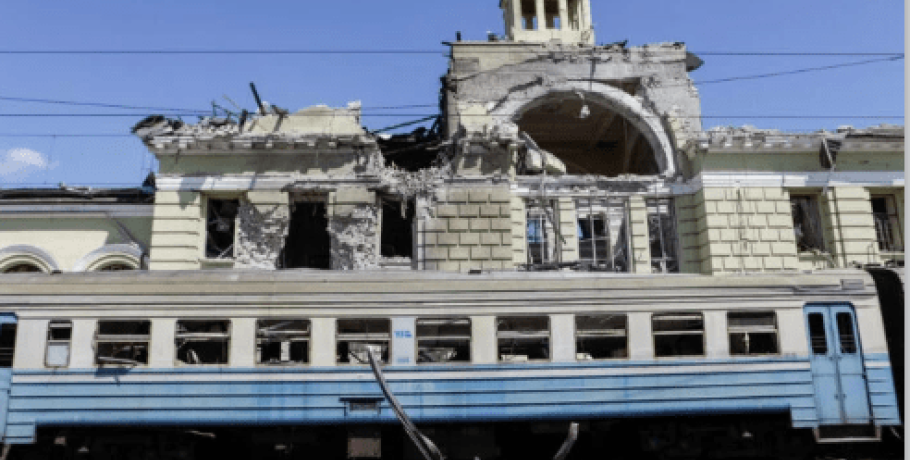 Πόλεμος στην Ουκρανία: Δύο νεκροί μετά από από πλήγματα ρωσικών drones στον σιδηροδρομικό σταθμό της Λόζοβα