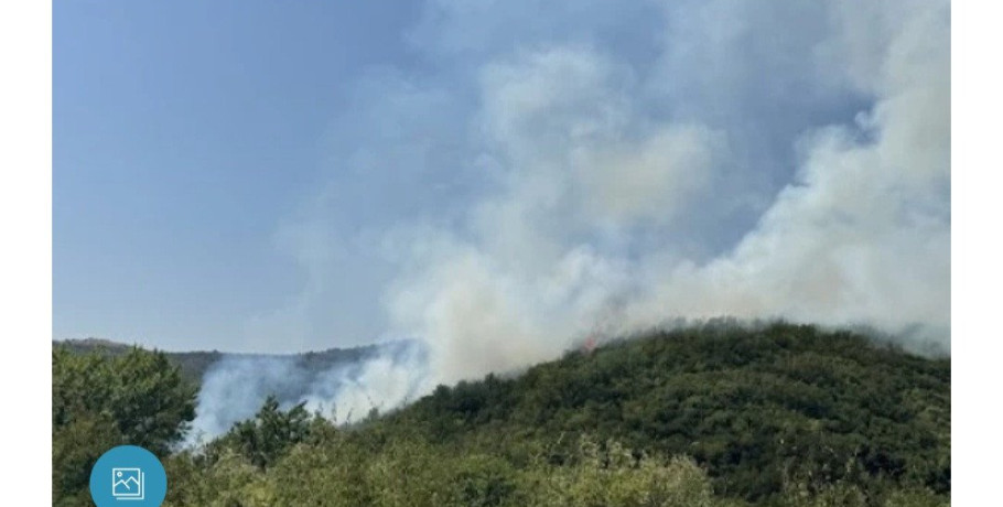 Φωτιά ξέσπασε σε χορτολιβαδική έκταση στο Μαυροβούνι της Σκύδρας