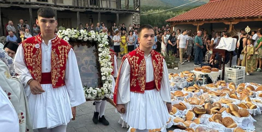 Πανηγυρίζει το Μοναστήρι στη Λακκα Πελλας