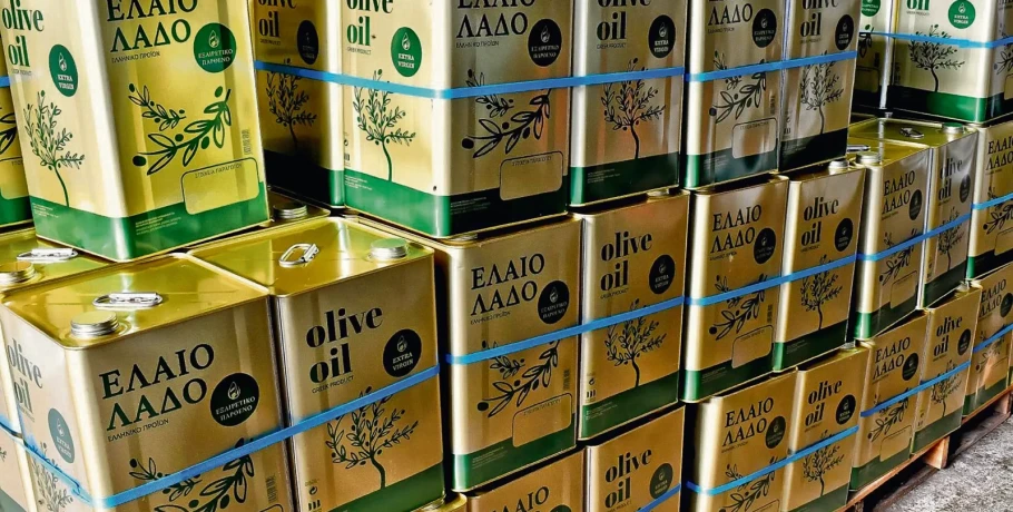 Οι δασμοί των ΗΠΑ πλήττουν ελιές, φέτα και ελαιόλαδο