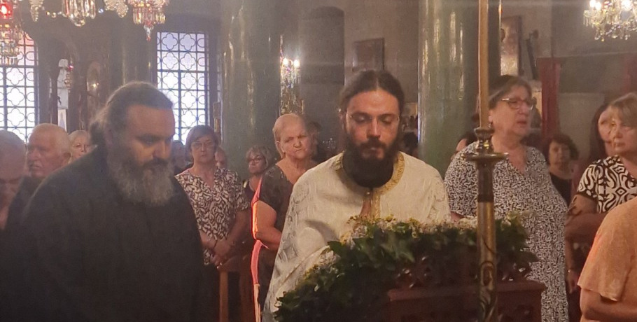 Ιερός Ναός Κοιμήσεως της Θεοτόκου Γιαννιτσών:Με κατάνυξη και μεγαλοπρέπεια ψάλθηκε το “Ἀπόστολοι ἐκ περάτων” για τελευταία φορά φέτος