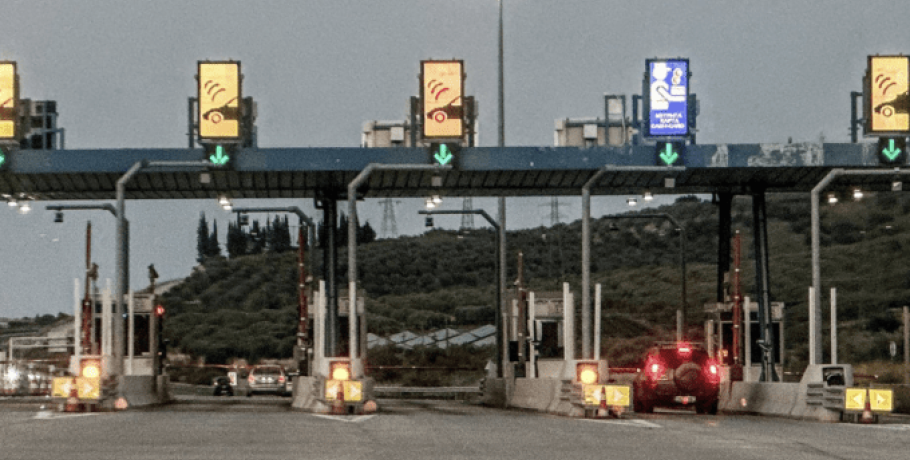 Επιστρέφουν οι αδειούχοι του Αυγούστου: Αυξημένη κίνηση στα λιμάνια και τα διόδια