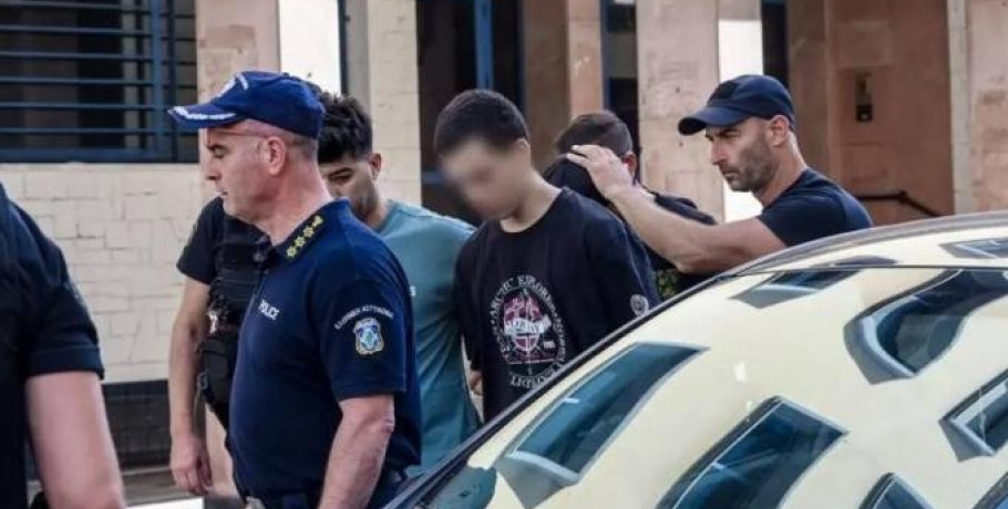 Φωτιά στην Πάτρα: Στον εισαγγελέα οι τρεις συλληφθέντες για εμπρησμό