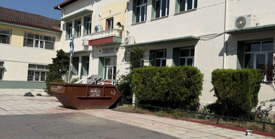 Παρεμβάσεις στα σχολεία των Γιαννιτσών: Ο Δήμος Πέλλας επενδύει στην ασφάλεια και την υγιεινή