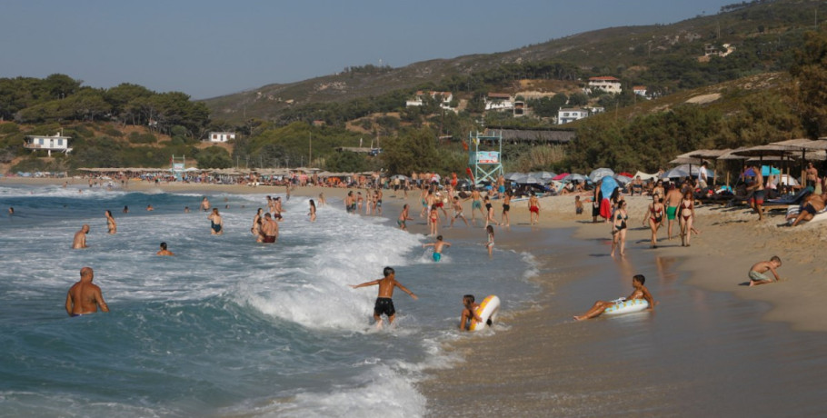 Καιρός: Γενικά αίθριος με φυσιολογικές θερμοκρασίες – Πού θα βρέξει