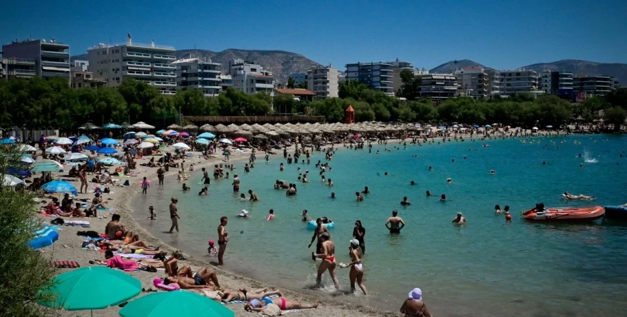 Καιρός: Ισχυροί άνεμοι και θερμοκρασίες άνω των 40 βαθμών Κελσίου μέχρι την Τρίτη