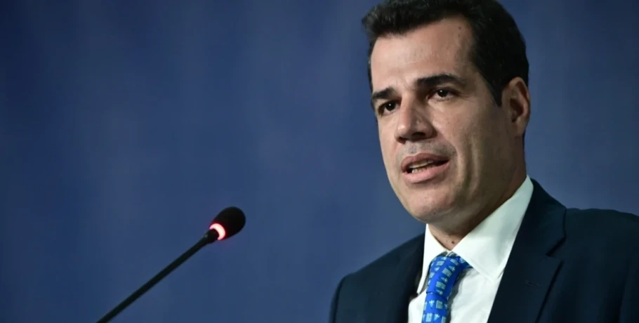 Πλεύρης: Όποιος μπαίνει παράνομα στην Ελλάδα κινδυνεύει με φυλάκιση 2 έως 5 χρόνια, εκτός εάν επιστρέψει