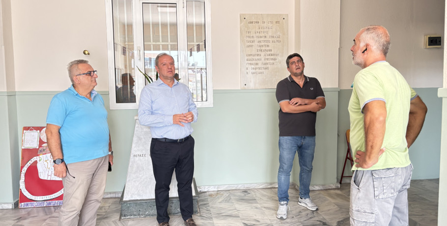 Επίσκεψη του Διονύση Σταμενίτη στα 6 σχολεία της Πέλλας που ανακαινίζονται με το  πρόγραμμα «Μαριέττα Γιαννάκου»