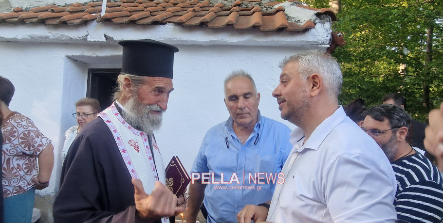 Ο Δήμαρχος Αλμωπίας Νίκος Παρούτογλου στο εξωκλήσι του Αη Γιάννη στην Τζένα