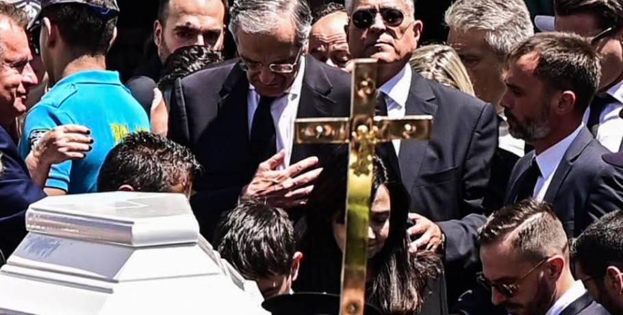 Η Συγκινητική Ανάρτηση του Αντώνη Σαμαρά: Το Μεγαλείο Μιας Οικογένειας Μέσα στο Πένθος