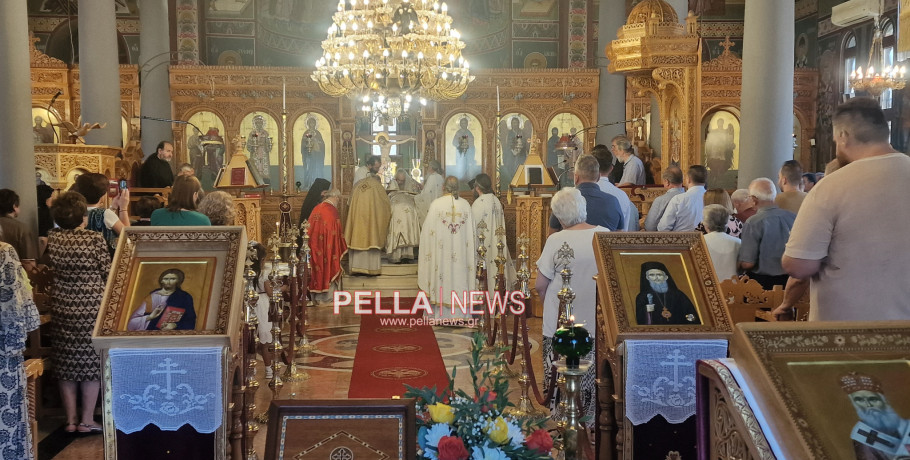 Η Εορτή του Αγίου Νεκταρίου στην Έδεσσα: Πλήθος πιστών στον Ναο του