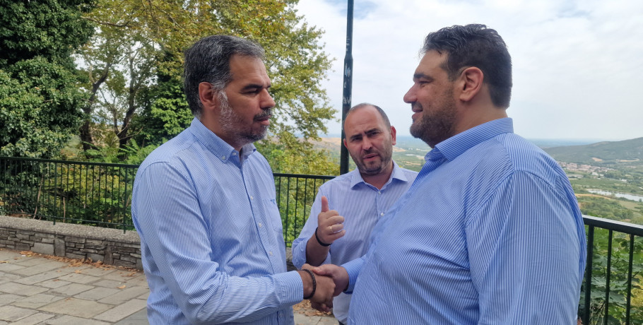Θερμή συνάντηση του Διοικητή του Νοσοκομείου Έδεσσας Βαγγέλη Λόγγου με τον Υπουργό Θοδωρή Λιβάνιο