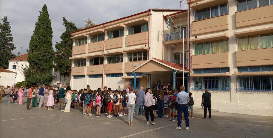 Αγιασμός στα σχολεία της Έδεσσας – Ευχές του Αντιδημάρχου Βαγγέλη Θωμά για μια δημιουργική χρονιά