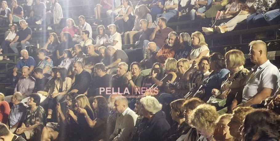 Διακριτική παρουσία του Δημάρχου Αλμωπίας Νίκου Παρούτογλου στη συναυλία για τον Στέλιο Καζαντζίδη στο Δασάκι Αριδαίας