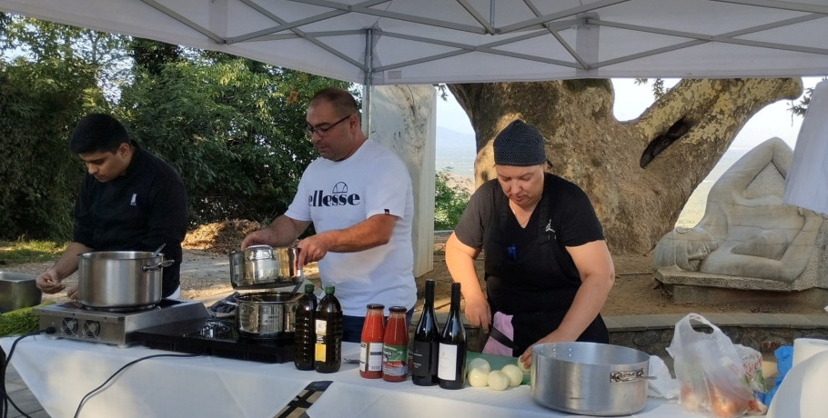 Naoussa Street Food Festival – Wine Edition 2025:Ένα ατελείωτο πάρτι «Ομαδικής Θεραπείας»