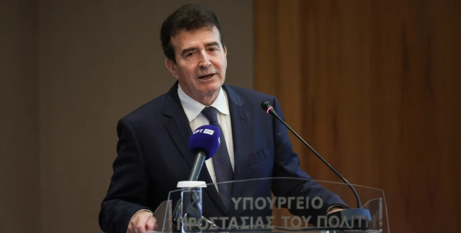 Μήνυση Χρυσοχοΐδη στον 42χρονο μαστροπό που συνέλαβε το ελληνικό FBI - Απειλούσε τα θύματά του με το όνομα του υπ. Προστασίας του Πολίτη