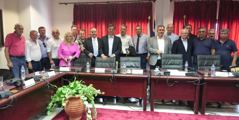 Σύσκεψη κυβερνητικού κλιμακίου στο Επιμελητήριο Πιερίας