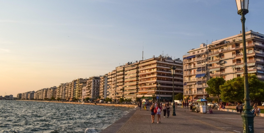 Θεσσαλονίκη: Διαρροή νερού στον Λευκό Πύργο – Τι αναφέρει ο Δήμος για το περιστατικό