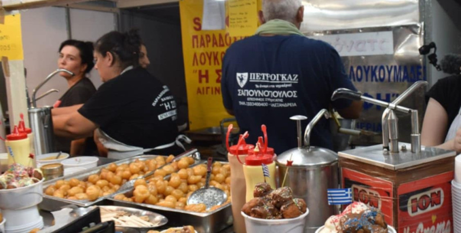 Λουκουμάδες «Η ΣΟΦΗ»: Το πιο νόστιμο περίπτερο στην Εμποροπανήγυρη των Γιαννιτσών
