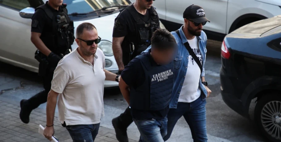 Τα νέα στοιχεία για την αδελφοκτονία στη Θεσσαλονίκη: Ευχαριστούσε τον αδερφό της και έλεγε πως «προσπάθησαν να τη φάνε»