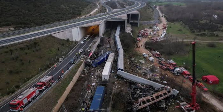 Παρέμβαση Αντώνη Σαμαρά για την τραγωδία των Τεμπών: «Θεμελιώδες δικαίωμα των γονιών η εκταφή των σορών»