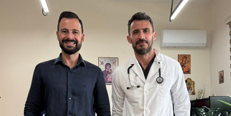 Ο Γιάννης Κετικίδης από την Αλμωπία «σηκώνει ψηλά» το Μποδοσάκειο Νοσοκομείο