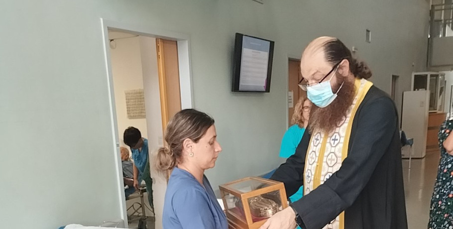 Το λείψανο του Αγίου Νεκταρίου στο Νοσοκομείο Έδεσσας – Ελπίδα και παρηγοριά στους ασθενείς
