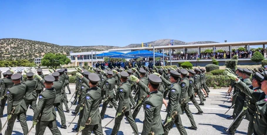 Ένστολοι: Οι αυξήσεις που θα λάβουν από 1η Οκτωβρίου