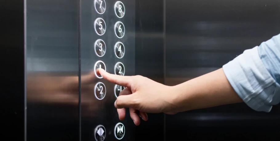 Ποιος πληρώνει τον λογαριασμό της απογραφής για τα ασανσέρ - Καβγάδες διαχειριστών, ιδιοκτητών και ενοικιαστών στις πολυκατοικίες