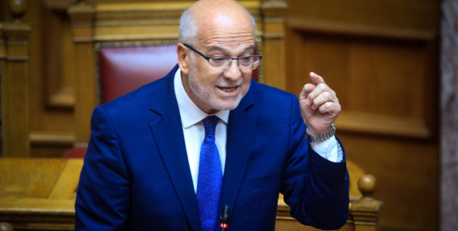 Φλωρίδης: Εδώ και 2,5 χρόνια ποτέ δεν υποβλήθηκε αίτημα εκταφής για ταυτοποίηση θυμάτων από τα Τέμπη