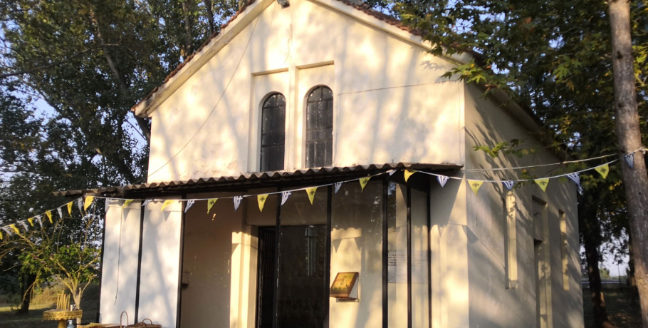 Πανηγυρίζει το Ιερό Εξωκκλήσιο του Αγίου Ευσταθίου της ενορίας Αγίου Γεωργίου Γιαννιτσών στην γέφυρα του Λουδία