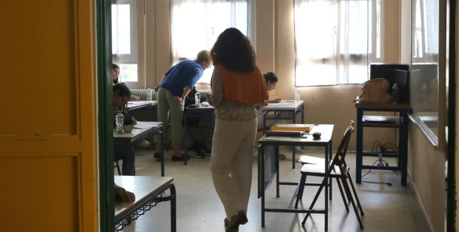 Μοντέλο Πανελλαδικών για το εθνικό απολυτήριο - Οι πέντε άξονες του υπουργείου Παιδείας