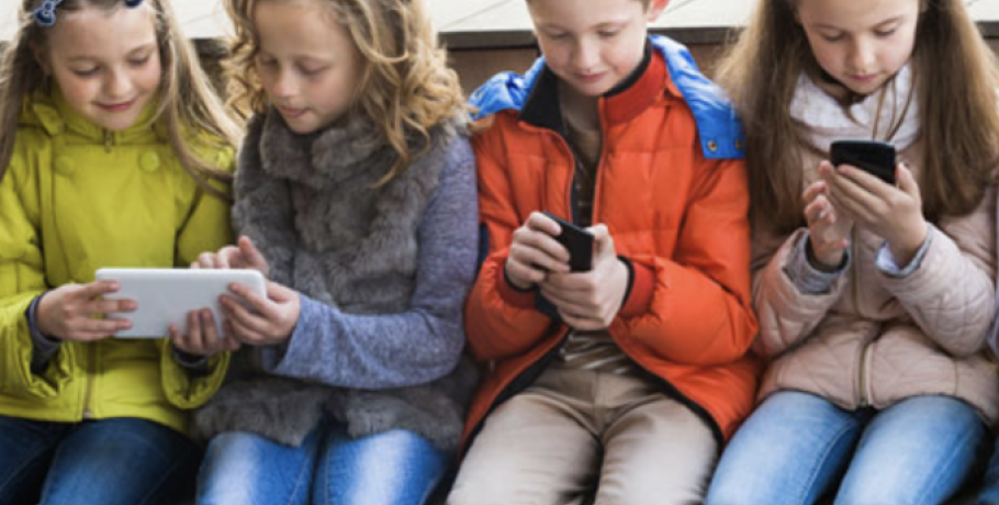 Τέλος τα social media για παιδιά ηλικίας μέχρι 15 χρόνων από Οκτώβριο, θα κλειδώνουν αυτόματα μόλις προσπαθούν να μπουν