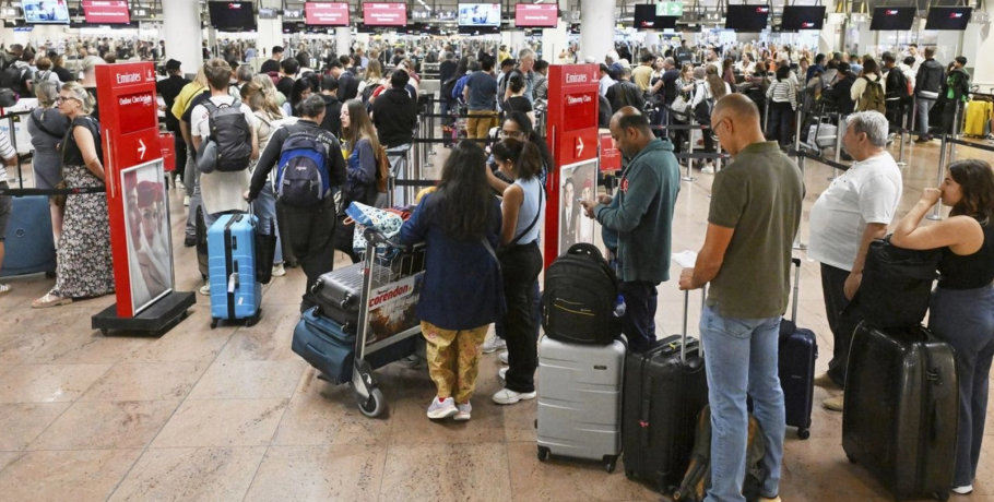 Δεύτερη ημέρα χάους σε αεροδρόμια – Τα σενάρια για την κυβερνοεπίθεση