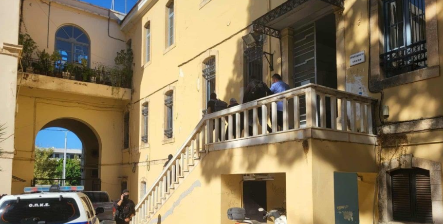 Στο μικροσκόπιο και γνωστός δικηγόρος για τo καρτέλ της Κρήτης – Έκαναν έφοδο στο γραφείο του